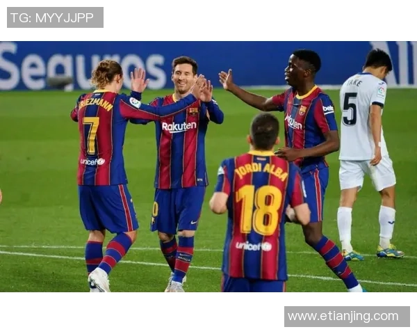 足坛新星娜娜全面简介展现闪耀成长历程与辉煌足球成就